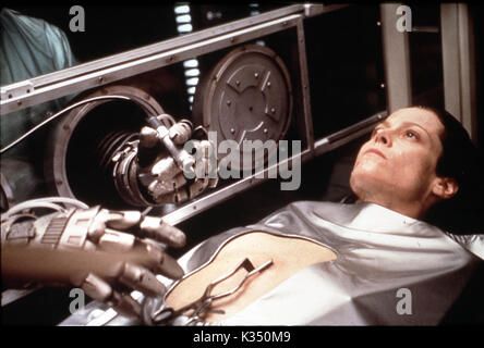 ALIEN RESURRECTION Sigourney Weaver data: 1997 Foto Stock