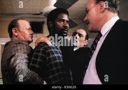 Grido di libertà CARL CHASE, Denzel Washington, WILLIAM MORGAN SHEPPARD E TIMOTHY WEST UN FILM universale data: 1987 Foto Stock