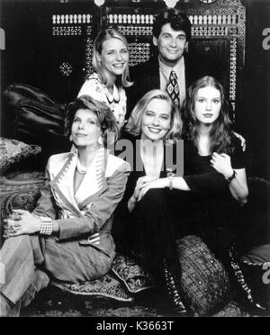 CYBILL TOP: DEEDEE PFEIFFER, ALAN ROSENBERG INFERIORE: CHRISTINE BARANSKI, CYBILL SHEPHERD, Alicia Witt Foto Stock