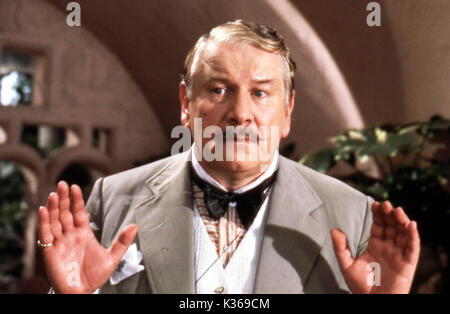 Il male sotto il sole Peter Ustinov data: 1982 Foto Stock