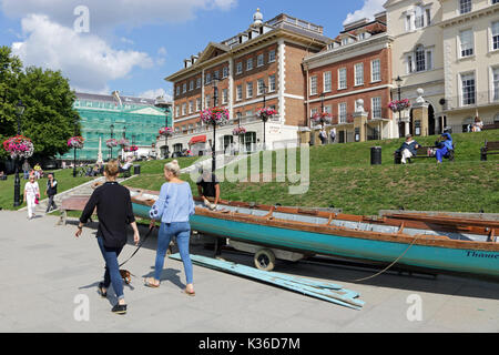 Richmond, SW LONDRA, REGNO UNITO. Il 1° settembre 2017. Un bel giorno per una passeggiata lungo il fiume a Richmond upon Thames, a sud-ovest di Londra. Credito: Julia Gavin/Alamy Live News Foto Stock