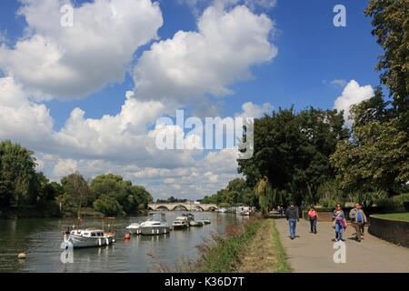 Richmond, SW LONDRA, REGNO UNITO. Il 1° settembre 2017. Un bel giorno per una passeggiata lungo il fiume a Richmond upon Thames, a sud-ovest di Londra. Credito: Julia Gavin/Alamy Live News Foto Stock