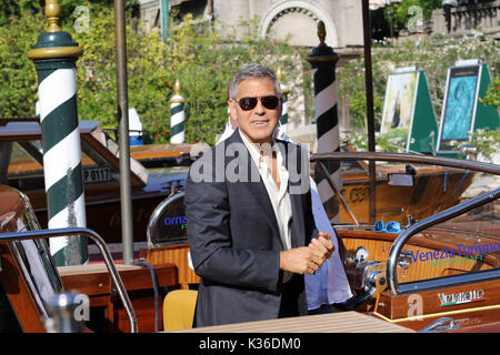 Il Lido di Venezia, Italia. 01 Sep, 2017. L'Europa, Italia, Lido di Venezia, 01 settembre, 2017 : George Clooney arriva al Lido di Venezia per 74a Venezia Festival Internazionale del Film di Credito Credito: Ottavia Da Re/Sintesi/Alamy Live News Foto Stock