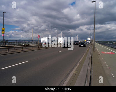 Dh Forth Road Bridge Ponte Forth Firth of Forth nuovo ponte stradale fiume Forth Scozia auto a90 roadbridge Foto Stock