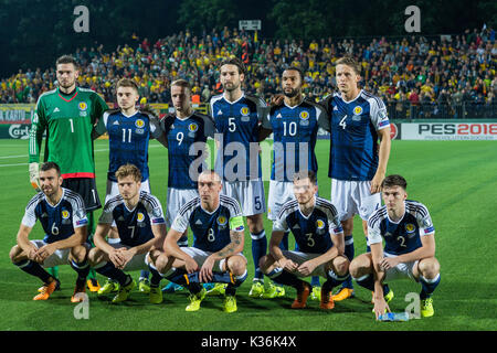 Vilnius, Lituania. 1 Sep, 2017. I giocatori della Scozia posano per una foto di gruppo prima della Coppa del Mondo FIFA Qualifica Europea Gruppo F corrispondenza tra la Lituania e Scozia a LFF Stadium di Vilnius, Lituania, sul Sett. 1, 2017. La Scozia ha vinto 3-0. Credito: Alfredas Pliadis/Xinhua/Alamy Live News Foto Stock