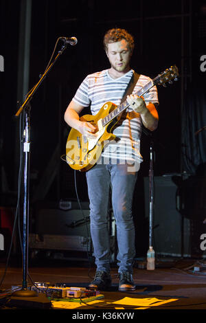 Miami, Florida, Stati Uniti d'America. 01 Sep, 2017. Phillip Phillips in concerto presso la Bayfront Park anfiteatro in Miami. Il 1 settembre 2017. Credito: MediaPunch Inc/Alamy Live News Foto Stock