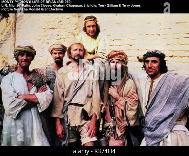 BRIAN di Nazareth dei Monty Python [BR 1979] L-R, Michael Palin, John Cleese, GRAHAM CHAPMAN, ERIC IDLE, Terry Gilliam, Terry Jones Foto Stock