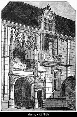 Antica vista frontale del castello di Blois portal (facciata orientale), maestoso, elegante e aristocratico architettura. Vecchia illustrazione di autore non identificato pubblicato il Magasin pittoresco Parigi 1834 Foto Stock