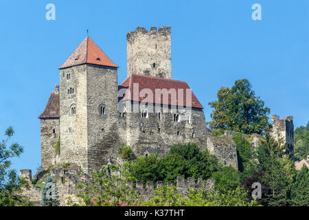 Il castello di Hardegg è nel Parco Nazionale Thayatal, Austria Inferiore, Austria, Europa Foto Stock