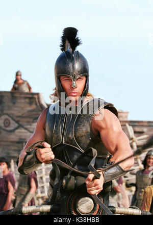 BRAD PITT interpreta "Achilles" in Warner Bros. Troy, l'epica avventura d'azione di Pictures, con Eric Bana e Orlando Bloom. FOTOGRAFIE DA UTILIZZARE ESCLUSIVAMENTE PER PUBBLICITÀ, PROMOZIONE, PUBBLICITÀ O RECENSIONI DI QUESTO FILM SPECIFICO E PER RIMANERE DI PROPRIETÀ DELLO STUDIO. NON IN VENDITA O RIDISTRIBUZIONE. TROY [US 2004] BRAD PITT interpreta 'Achilles' BRAD PITT interpreta 'Achilles' in Warner Bros. Troy, l'epica avventura d'azione di Pictures, con Eric Bana e Orlando Bloom. FOTOGRAFIE DA UTILIZZARE ESCLUSIVAMENTE PER PUBBLICITÀ, PROMOZIONE, PUBBLICITÀ O RECENSIONI DI QUESTE SPECIFICHE Foto Stock