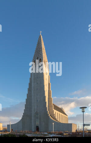 Hallgrimskirkja iconica nella Cattedrale di Reykjavik in Islanda. Foto Stock