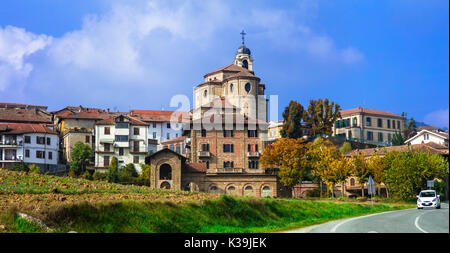 Impressionante bubbio village,vista panoramica,piemonte,l'Italia. Foto Stock