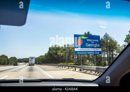 Georgia Kingsland Interstate 95 i-95 autostrada, East Coast, segnale di benvenuto linea di stato, vista interna del veicolo attraverso il parabrezza, Foto Stock