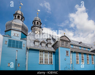 Germania, Bassa Sassonia, Clausthal-Zellerfeld, vista del mercato chiesa Marktkirche zum Heiligen Geist, la più grande chiesa in legno in Germania Foto Stock