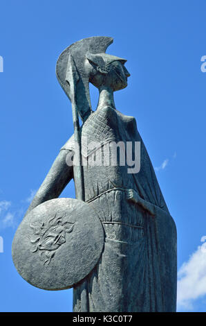 Anversa, Belgio. Statua di Minerva (1956, Marcello Mascherini) sul Steenplein dal fiume Foto Stock