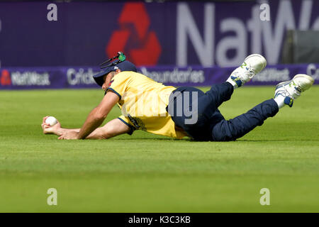 Birmingham la concessione Elliott prende la cattura di Glamorgan's Colin Ingram durante la NatWest T20 Blast Finals giorno a Edgbaston, Birmingham. Foto Stock