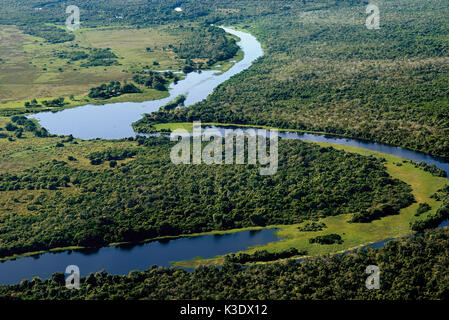 Il Brasile, Pantanal, riprese aeree, fiume paesaggio intorno al Rio Claro con Poconé, Foto Stock