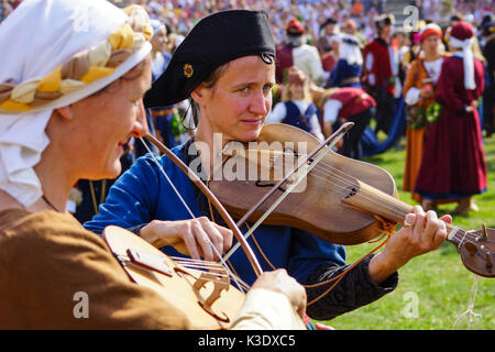 Giochi medievali durante la Landshuter Hochzeit (festival) a Landshut, Bassa Baviera, Baviera, Germania, Foto Stock