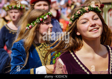 Giochi medievali durante la Landshuter Hochzeit (festival) a Landshut, Bassa Baviera, Baviera, Germania, Foto Stock
