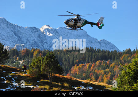 Germania, isar valley, vigili del fuoco, pratica, elicottero della polizia, Foto Stock