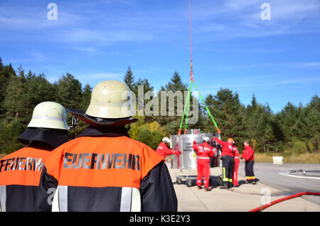 Germania, Isar valley, vigili del fuoco, pratica, campo di atterraggio, antincendio acqua caso, Foto Stock