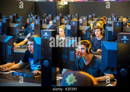 Gamescom, alla più grande fiera mondiale di videogiochi e di giochi per computer a Colonia, in Germania, Foto Stock