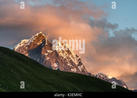 Rondoy montagna sulla huayhuash trek, Cordillera Huayhuash, Perù Foto Stock