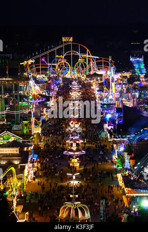 View all'Oktoberfest di Monaco di Baviera, Germania Foto Stock