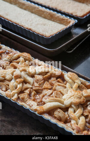 Pane appena sfornato crostata di mele Foto Stock
