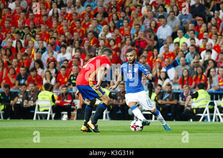 Lorenzo Insigne (10) lettore italiano. Dani Carvajal (2) giocatore spagnolo. In azione durante il match di qualificazione per il 2018 World Cup, Round 7, tra la Spagna vs Italia a stadio Santiago Bernabeu di Madrid in Spagna, il 2 settembre 2017 . Foto Stock