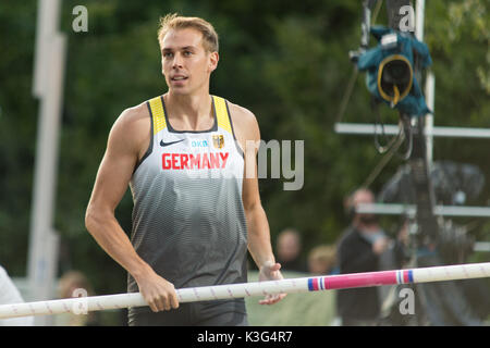 Berlino, Germania. 02Sep, 2017. Karsten Dilla, pole vault, GER, 02.09.2017, Credit: Uwe Koch/Alamy Live News Foto Stock