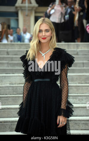 Venezia, Italia. 02Sep, 2017. 74a Mostra del Cinema di Venezia, Chiara Ferragni pone sulla spiaggia Excelsior nella foto: Chiara Ferragni Credit: Indipendente Photo Agency Srl/Alamy Live News Foto Stock