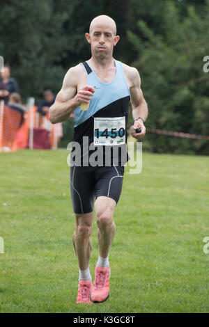 Northampton, Regno Unito. Il 3 settembre, 2017. Northampton Mezza Maratona FronNorthampton Guildhall di Delapre Country Park. Secondo Phil Melling Credito: PATRICK ANTHONISZ/Alamy Live News Foto Stock