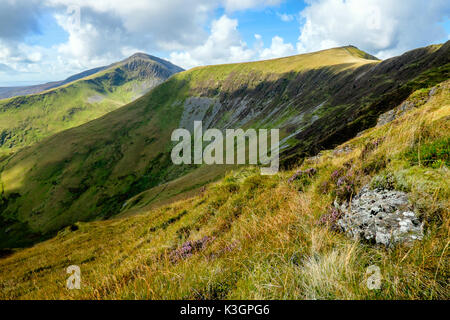 Craig Cwm Silyn e Mynydd Tal-y-mignedd sul Nantle cresta sopra Cwm Pennant, Snowdonia, Galles del Nord, Regno Unito Foto Stock