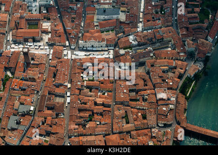 Bassano del Grappa, centro fotografia aerea, provincia di Vicenza, Brentatal, regione Veneto, Italia Foto Stock