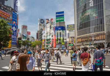 Giappone Tokyo City, Stazione di Shibuya, Hachiko Crossing Foto Stock