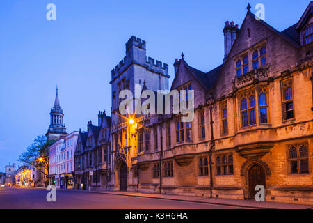 Inghilterra, Oxfordshire, Oxford, Brasenose College e la strada alta. Foto Stock