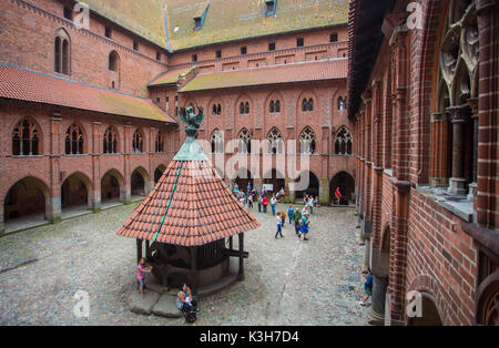 Polonia, Marienburg, castello di Malbork, patrimonio mondiale dell UNESCO, Superiore cortile del castello Foto Stock