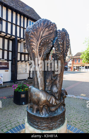 Inghilterra, Worcestershire, Cotswolds, Evesham, centro città, statua commemorativa per La leggenda di EOF Foto Stock