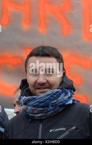 Olivier BESANCENOT supporta in sciopero portalettere in Meyzieu, Francia Foto Stock