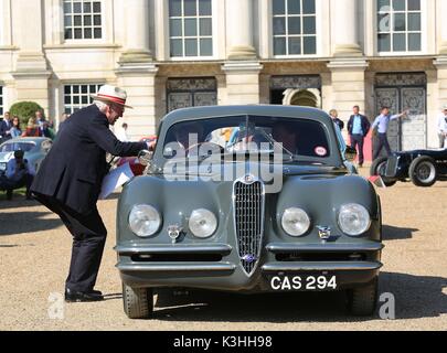 Il principe Michael di Kent hosting Concours di eleganza a Hampton Court Palace Foto Stock