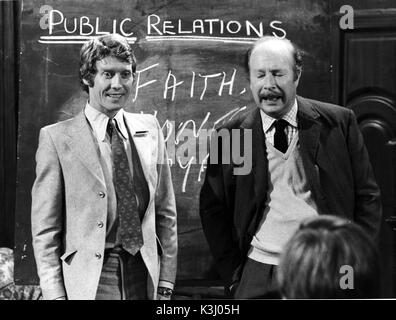 Alcune mamme fanno "AVE 'EM [BR TV 1973 - 1978] MICHAEL CRAWFORD come Frank Spencer, JAMES COSSINS Foto Stock