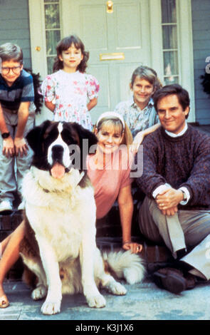 BEETHOVEN CHRISTOPHER Castiglia, SARAH ROSE KARR, NICHOLLE TOM [fila anteriore] BONNIE HUNT, CHARLES GRODIN data: 1992 Foto Stock