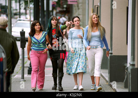 Nella foto: (L-R) America Ferrera, Amber Tamblyn, Alexis Bledel e Blake Lively in Alcon Entertainment ?La Fraternità dei pantaloni di viaggio,? Distribuito da Warner Bros Le foto. La Fraternità dei pantaloni di viaggio [US 2005] America Ferrera, Amber Tamblyn, Alexis Bledel, Blake Lively data: 2005 Foto Stock