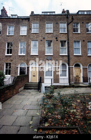 Una delle case che Charlie Chaplin ha vissuto come un bambino in Kennington Road London SE11 Foto Stock