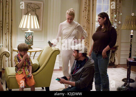 Il Nanny Diaries NICHOLAS ARTE, Laura Linney, condirettore ROBERT PULCINI, condirettore SHARI SPRINGER BERMAN Il Nanny Diaries [US 2007] [L-R] NICHOLAS ARTE, Laura Linney, condirettore ROBERT PULCINI, condirettore SHARI SPRINGER BERMAN Foto Stock