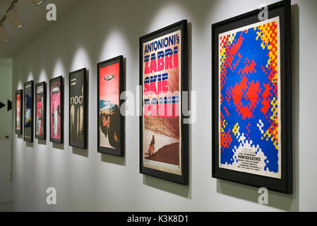 Paesi Bassi, Amsterdam, Eastern Docklands, Eye Film Institute, cinema poster Foto Stock