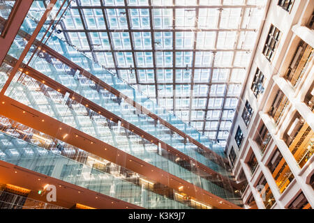 Giappone, Hoshu, Tokyo, Marunouchi, Kitte edificio aka JP Tower Foto Stock