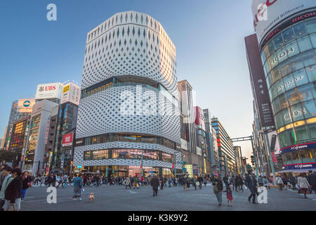 Giappone Tokyo City, area di Ginza, e Harumi Chuo viali crossing, Foto Stock