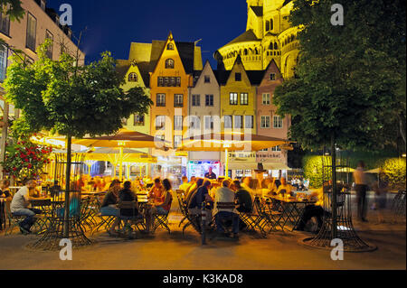 Germania, Nord Reno-Westfalia, Colonia (Köln), la città vecchia, Fischmarkt e la chiesa Gross St. Martin Foto Stock